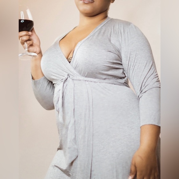 Signature Lounge Robe - Picture 4 of 4